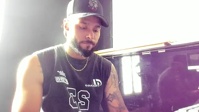 jeremygerard  online show from April 16, 2026, 9:39 pm