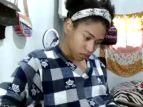 miriam775 online show from March 20, 2025, 2:21 pm