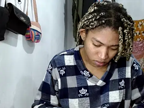 miriam775 online show from February 26, 2025, 10:38 am