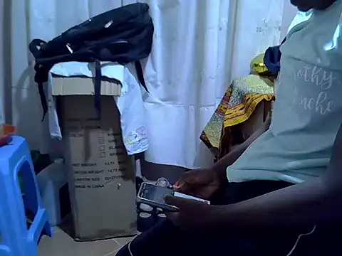 Snapshot of Just_Karu chatting on December 4, 2025, 2:27 pm Just Karu online show from December 4, 2025, 2:27 pm