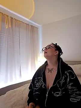 Jujuicy 97 online show from March 29, 2026, 10:39 am