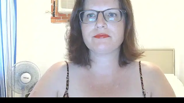 CrimsonMistress online show from March 18, 2026, 10:10 pm