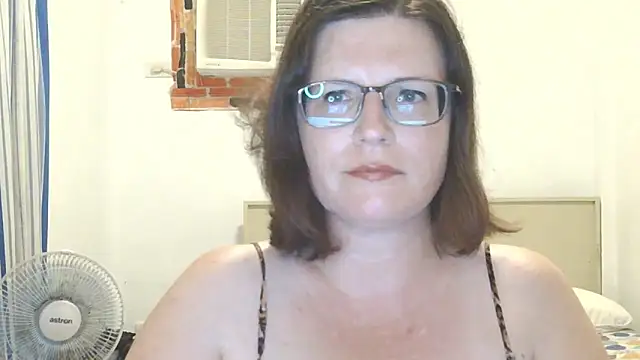 CrimsonMistress online show from March 27, 2026, 4:30 pm