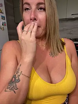 Cute Hot Alice online show from July 1, 2026, 9:26 pm