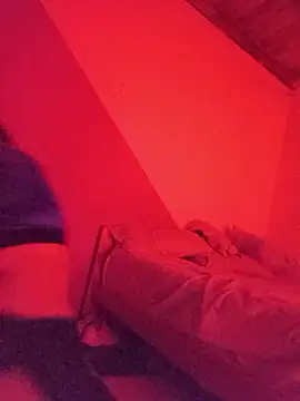 agus-flores4 online show from January 13, 2026, 12:25 am