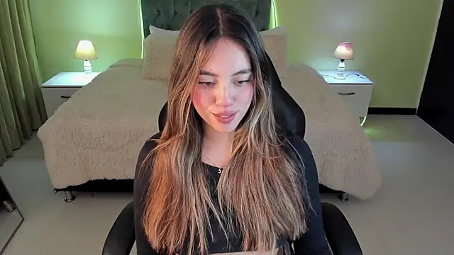  Charlotte evans 1 online show from February 25, 2026, 10:42 pm