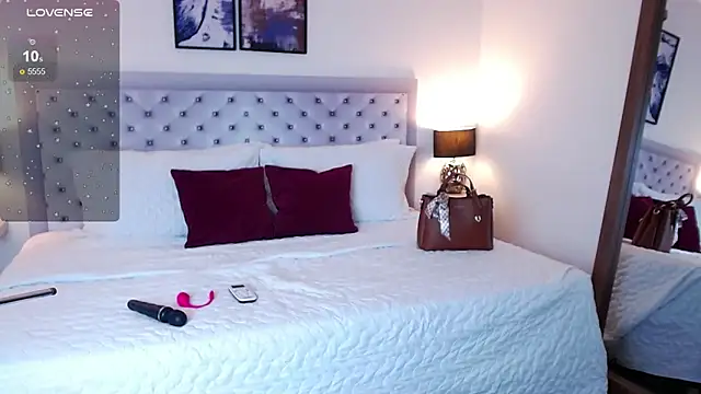 Snapshot of sarascottt chatting on February 7, 2026, 10:34 am sarascottt online show from February 7, 2026, 10:34 am