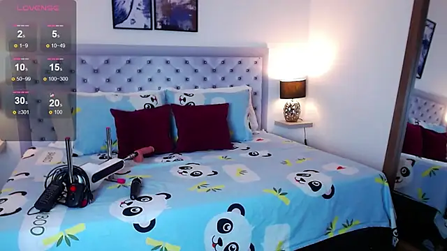 sarascottt online show from November 17, 2025, 3:16 pm