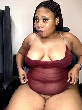 Snapshot of Anaelle24 chatting on January 13, 2026, 6:28 am Anaelle24 online show from January 13, 2026, 6:28 am