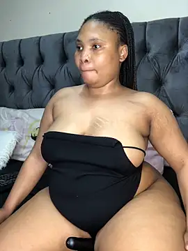 Anaelle24 online show from May 31, 2026, 7:47 pm
