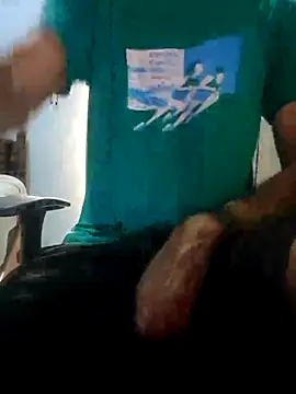 Snapshot of Zeus_Secret chatting on December 21, 2024, 5:39 pm Zeus Secret online show from December 21, 2024, 5:39 pm