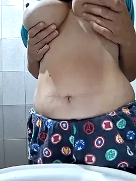 Snapshot of Sweet-diamondxxx chatting on October 19, 2025, 11:57 am Sweet-diamondxxx online show from October 19, 2025, 11:57 am