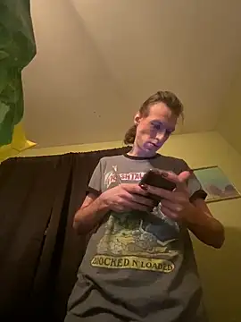 kikiwonderbar online show from February 3, 2026, 10:59 pm