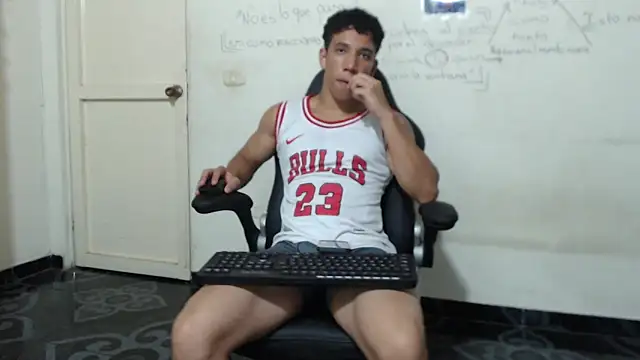 Snapshot of ethan_noir chatting on February 1, 2026, 8:45 am ethan noir online show from February 1, 2026, 8:45 am