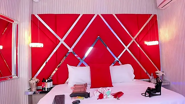 SusanCouper online show from March 6, 2026, 10:38 pm