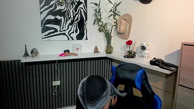 Snapshot of Daemon21 chatting on February 3, 2026, 7:52 pm Daemon21 online show from February 3, 2026, 7:52 pm