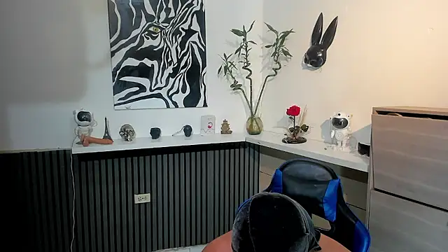 Snapshot of Daemon21 chatting on January 17, 2026, 12:37 am Daemon21 online show from January 17, 2026, 12:37 am