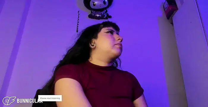 larissa01  online show from March 25, 2026, 6:07 pm