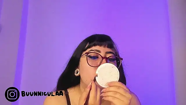 larissa01  online show from January 8, 2026, 5:08 pm