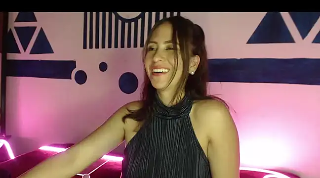 Camilleparist online show from December 5, 2024, 8:28 pm