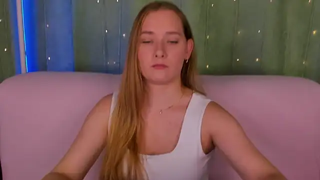 AlinaVice online show from July 10, 2026, 1:16 am