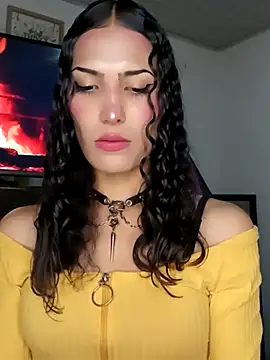 Lanna hott  online show from November 10, 2025, 10:59 pm