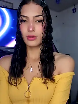 Lanna hott  online show from October 29, 2025, 5:56 pm