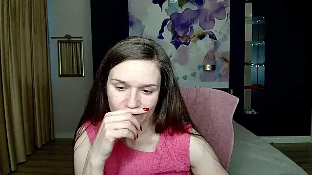 AriaGray online show from November 8, 2025, 2:20 pm