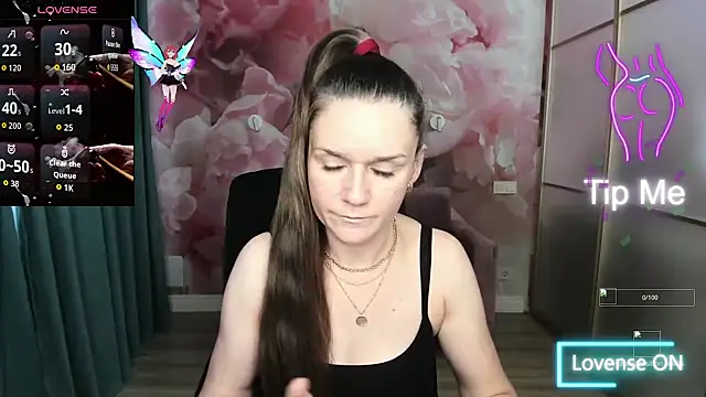 AriaGray online show from October 16, 2025, 1:41 pm