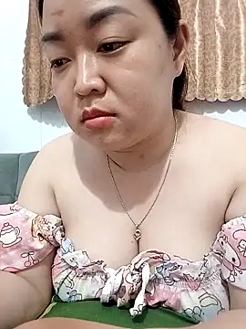 VyOanh2K online show from October 6, 2025, 3:02 pm