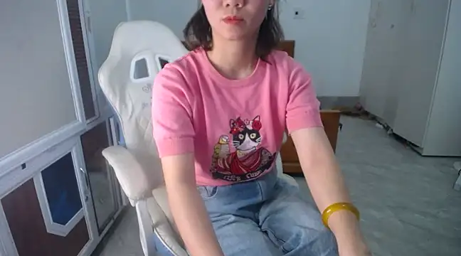 Snapshot of Susu204 chatting on March 21, 2025, 8:39 am Susu204 online show from March 21, 2025, 8:39 am