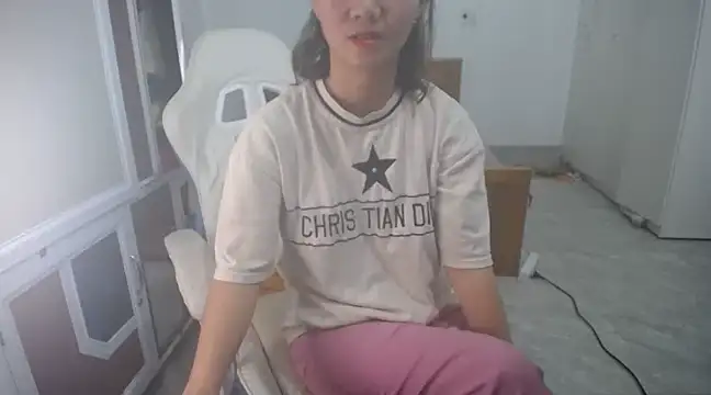 Snapshot of Susu204 chatting on February 28, 2025, 3:04 pm Susu204 online show from February 28, 2025, 3:04 pm