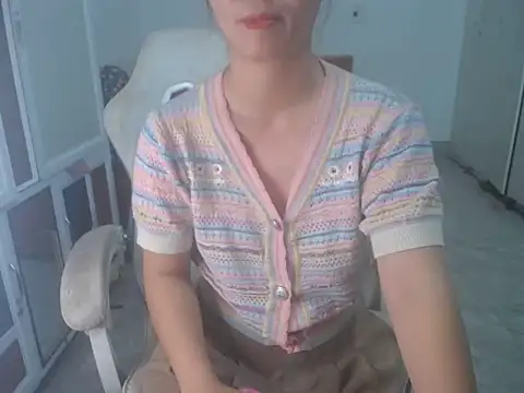 Snapshot of Susu204 chatting on September 17, 2025, 1:24 pm Susu204 online show from September 17, 2025, 1:24 pm