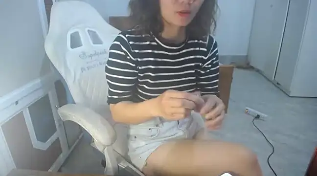 Snapshot of Susu204 chatting on March 9, 2025, 5:00 am Susu204 online show from March 9, 2025, 5:00 am