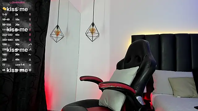 Snapshot of Andrew_x777 chatting on January 15, 2026, 12:19 pm Andrew x777 online show from January 15, 2026, 12:19 pm