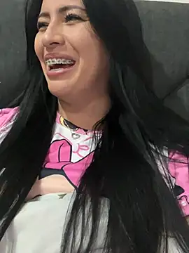 Sara luna  online show from June 28, 2026, 3:02 am