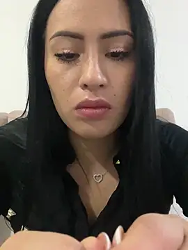 Sara luna  online show from July 25, 2026, 11:33 pm