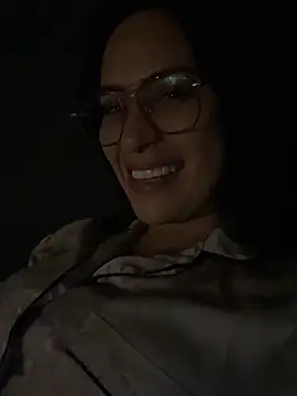 Sara luna  online show from August 5, 2026, 2:49 am