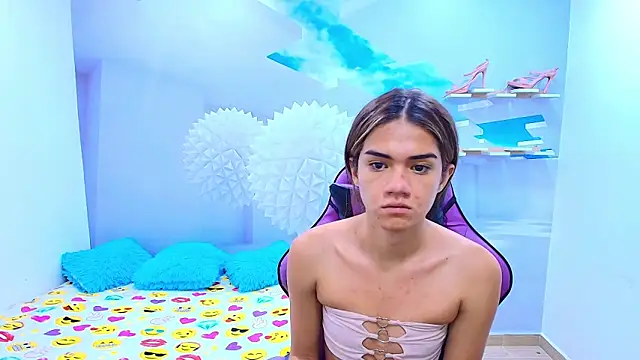 Snapshot of DEMI_LEED chatting on February 17, 2026, 12:35 pm DEMI LEED online show from February 17, 2026, 12:35 pm