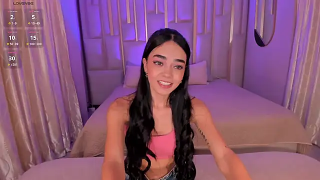 Snapshot of LucianaMillerX chatting on December 12, 2024, 8:10 pm LucianaMillerX online show from December 12, 2024, 8:10 pm