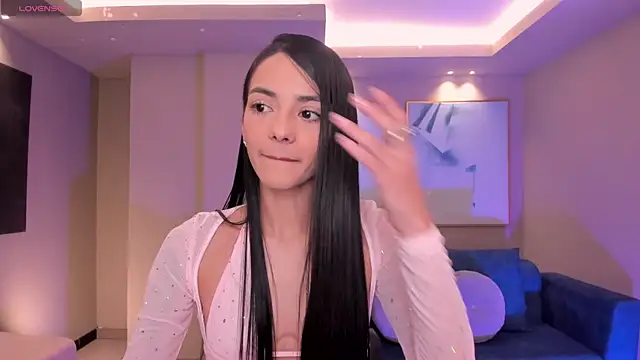 HannahJamesX online show from February 17, 2026, 12:35 pm