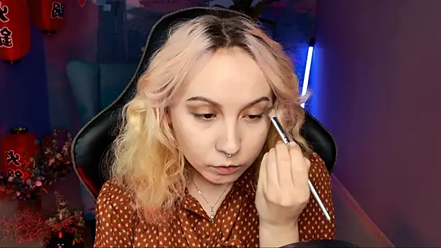 JasmineMilko online show from March 18, 2025, 5:02 am