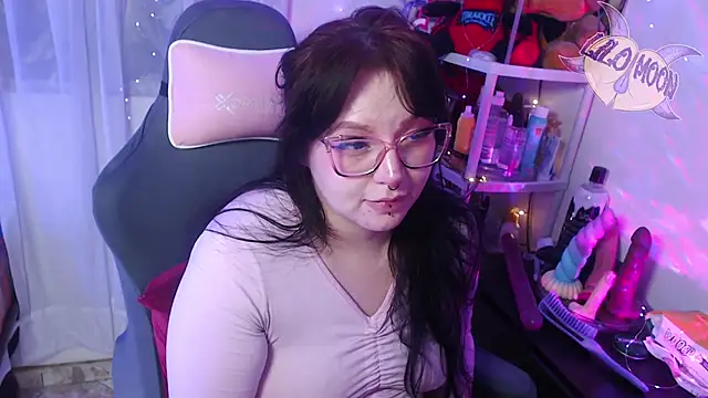 LiloMoon69 online show from March 20, 2025, 6:52 am