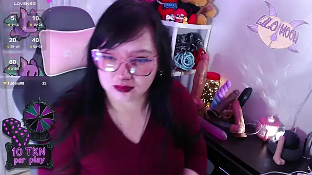 LiloMoon69 online show from November 13, 2025, 3:05 pm