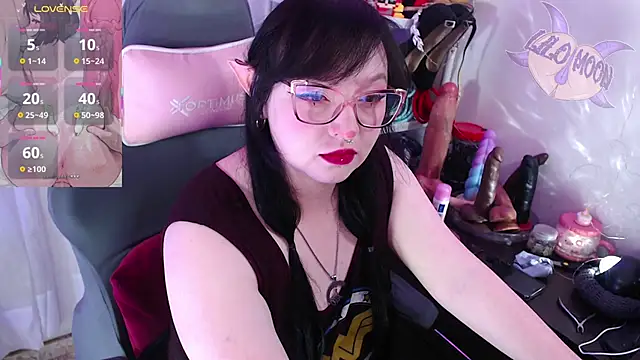 LiloMoon69 online show from October 9, 2025, 12:28 pm