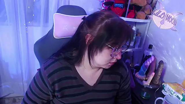 LiloMoon69 online show from March 19, 2025, 6:24 am