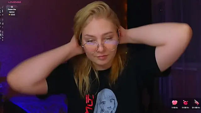 Catherine River online show from October 1, 2025, 10:46 pm