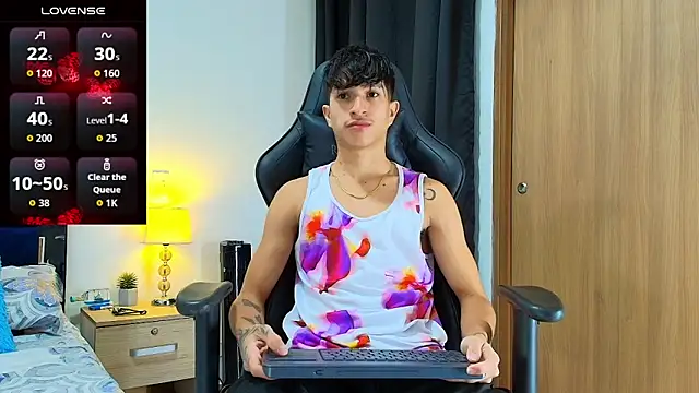  CamiloBass online show from May 26, 2026, 1:04 am