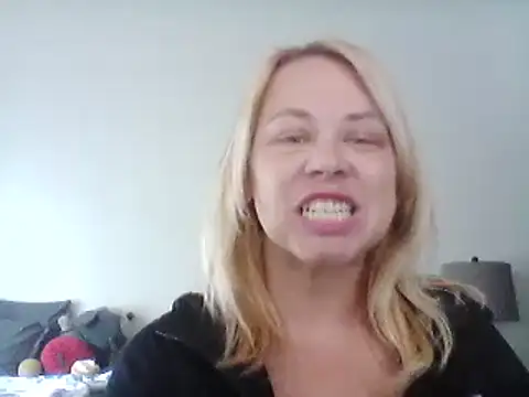 burrkitty online show from December 1, 2024, 8:14 pm