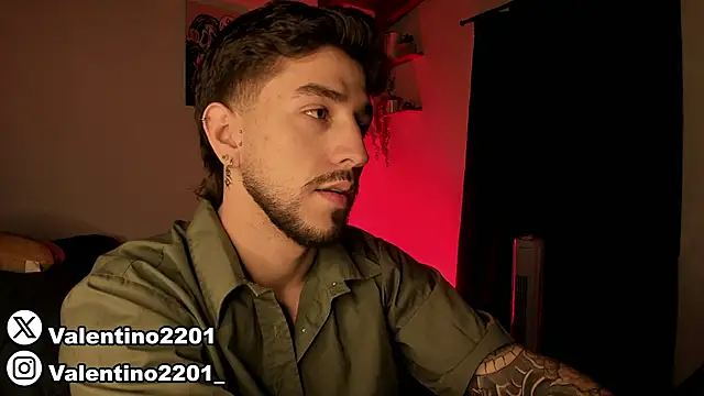 Snapshot of Valentino_Xander chatting on March 12, 2025, 1:36 am Valentino Xander online show from March 12, 2025, 1:36 am